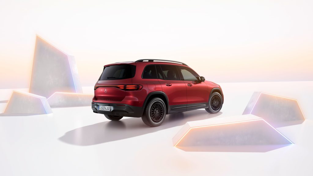 Novo visual e atualização dos modelos EQA e EQB 22