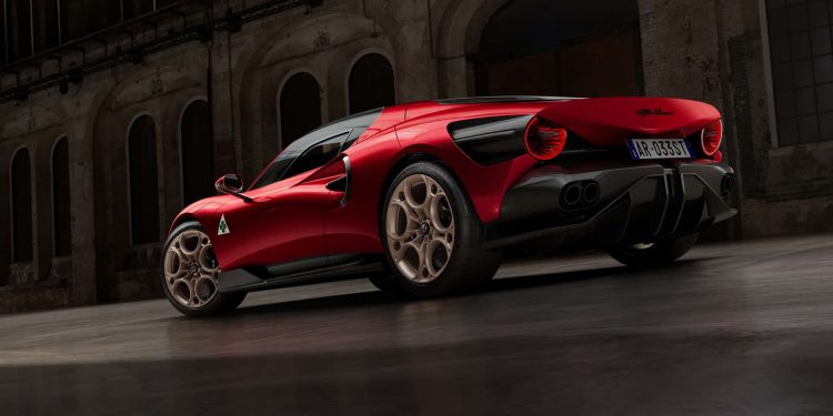 Alfa Romeo 33 Stradale vence o Troféu de Design atribuído pela L'Automobile Magazine 39