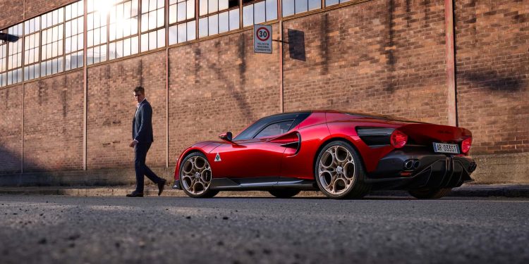 Alfa Romeo 33 Stradale: A ousadia de sonhar (video) 40