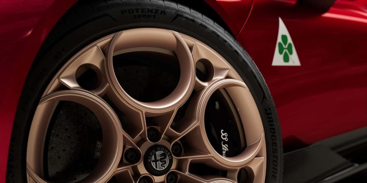 Alfa Romeo 33 Stradale vence o Troféu de Design atribuído pela L'Automobile Magazine 24