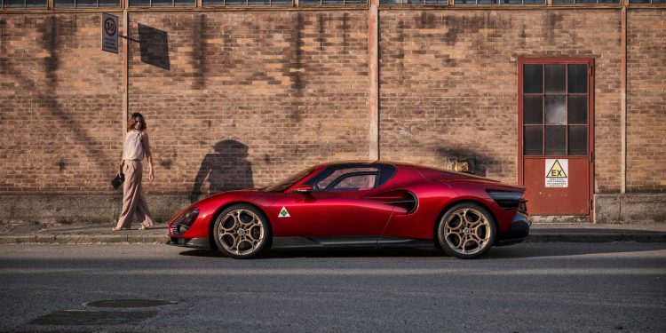 Alfa Romeo 33 Stradale vence o Troféu de Design atribuído pela L'Automobile Magazine 22