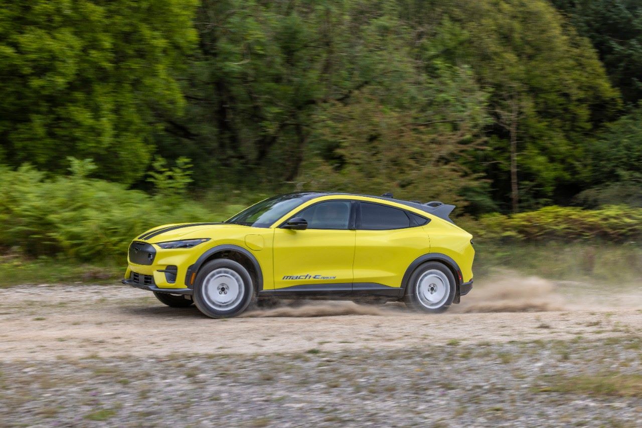 Ford Mustang Mach-E Rally: O Primeiro Mustang De Sempre Feito Para Viver No Asfalto E Divertir-Se Na Terra (vídeo) 13