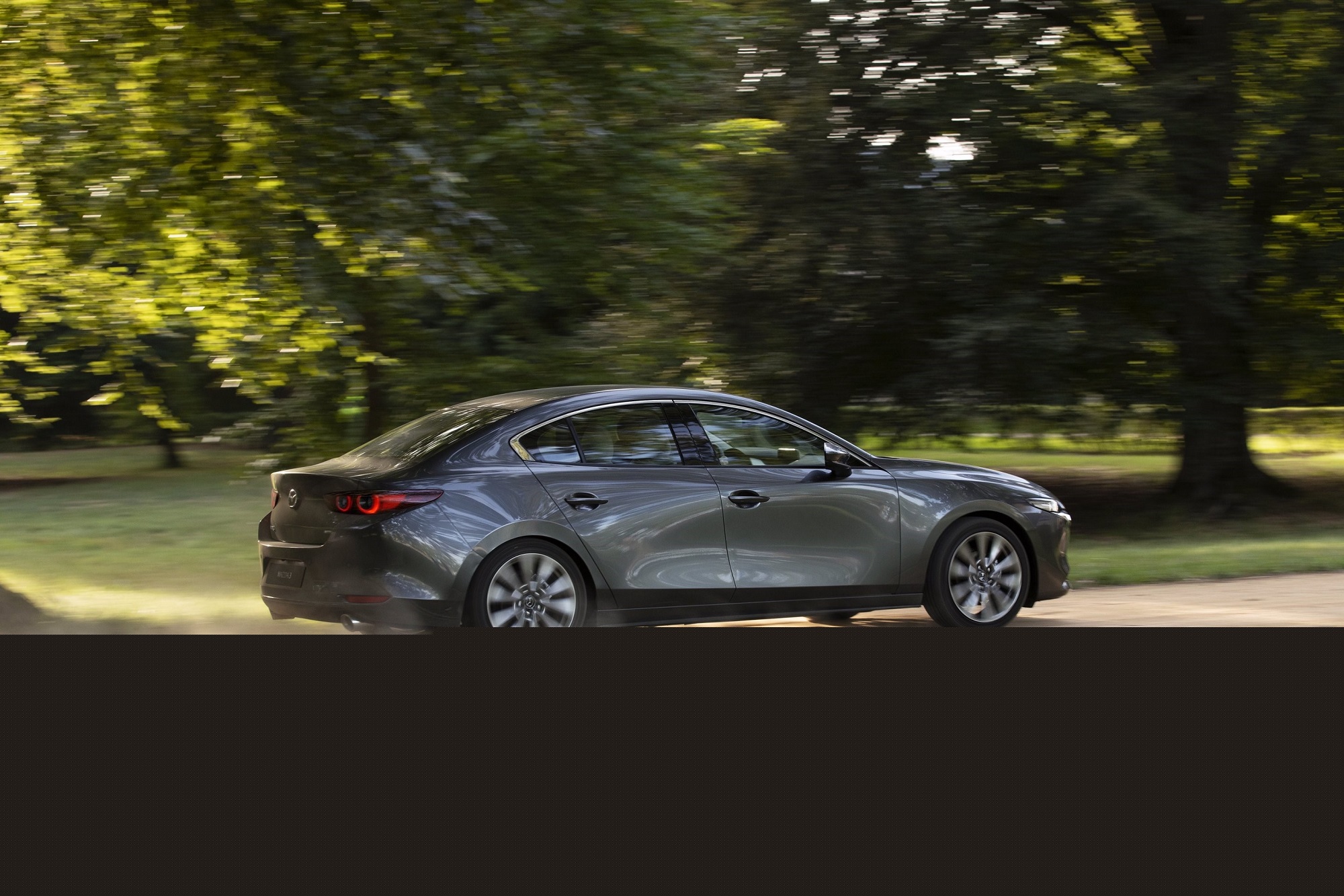 Sistemas de segurança e infotainment mais evoluídos na Geração 2024 do Mazda3 16