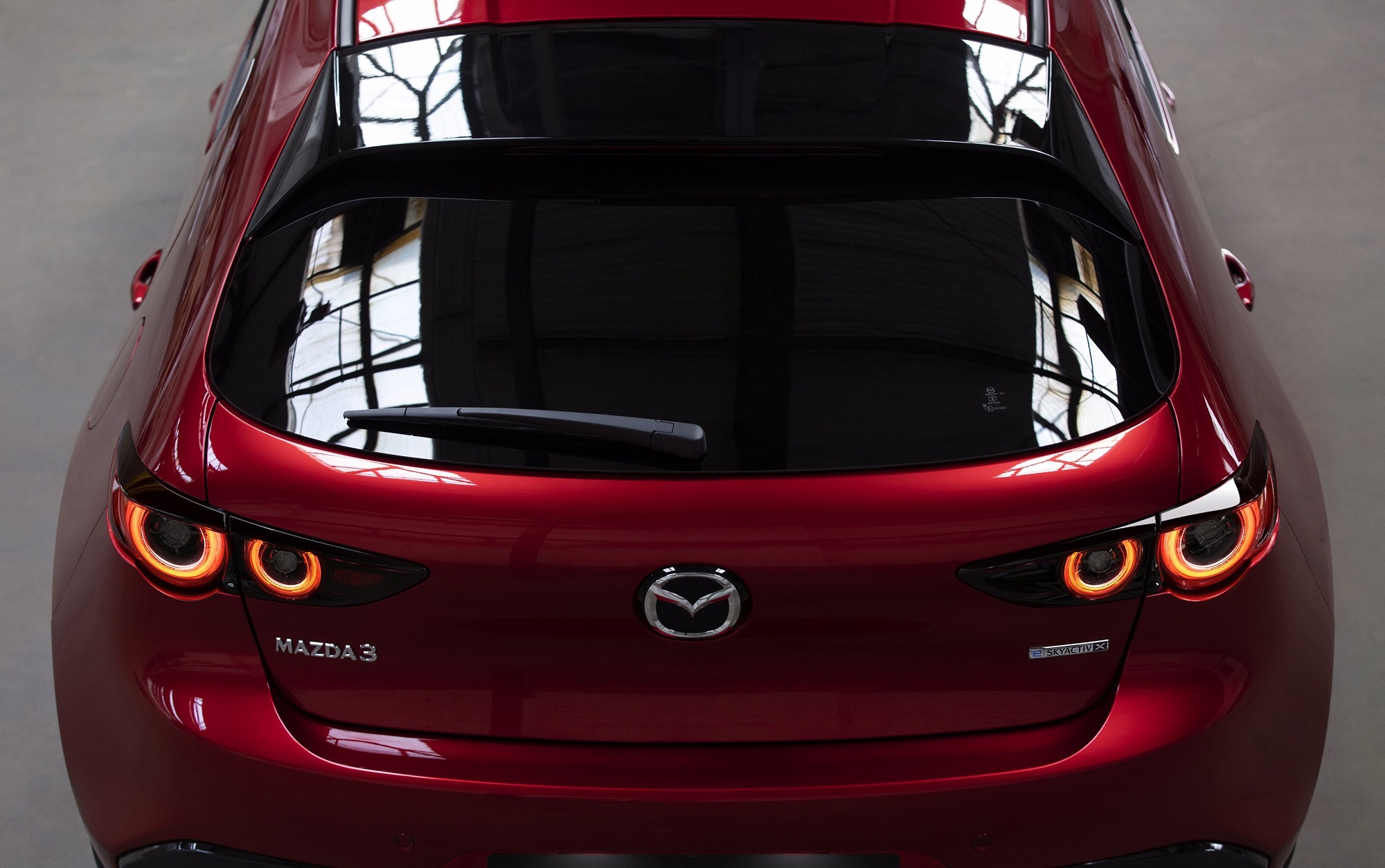 Sistemas de segurança e infotainment mais evoluídos na Geração 2024 do Mazda3 17