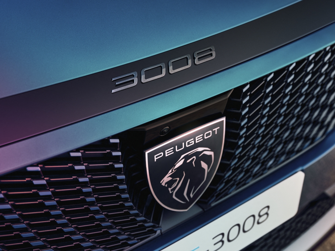 Novo E-3008 SUV fastback elétrico 14