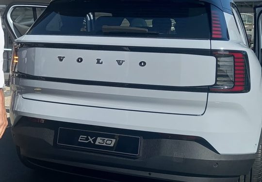 Volvo EX30 foi apresentado em Portugal e a Carzoom esteve lá 14