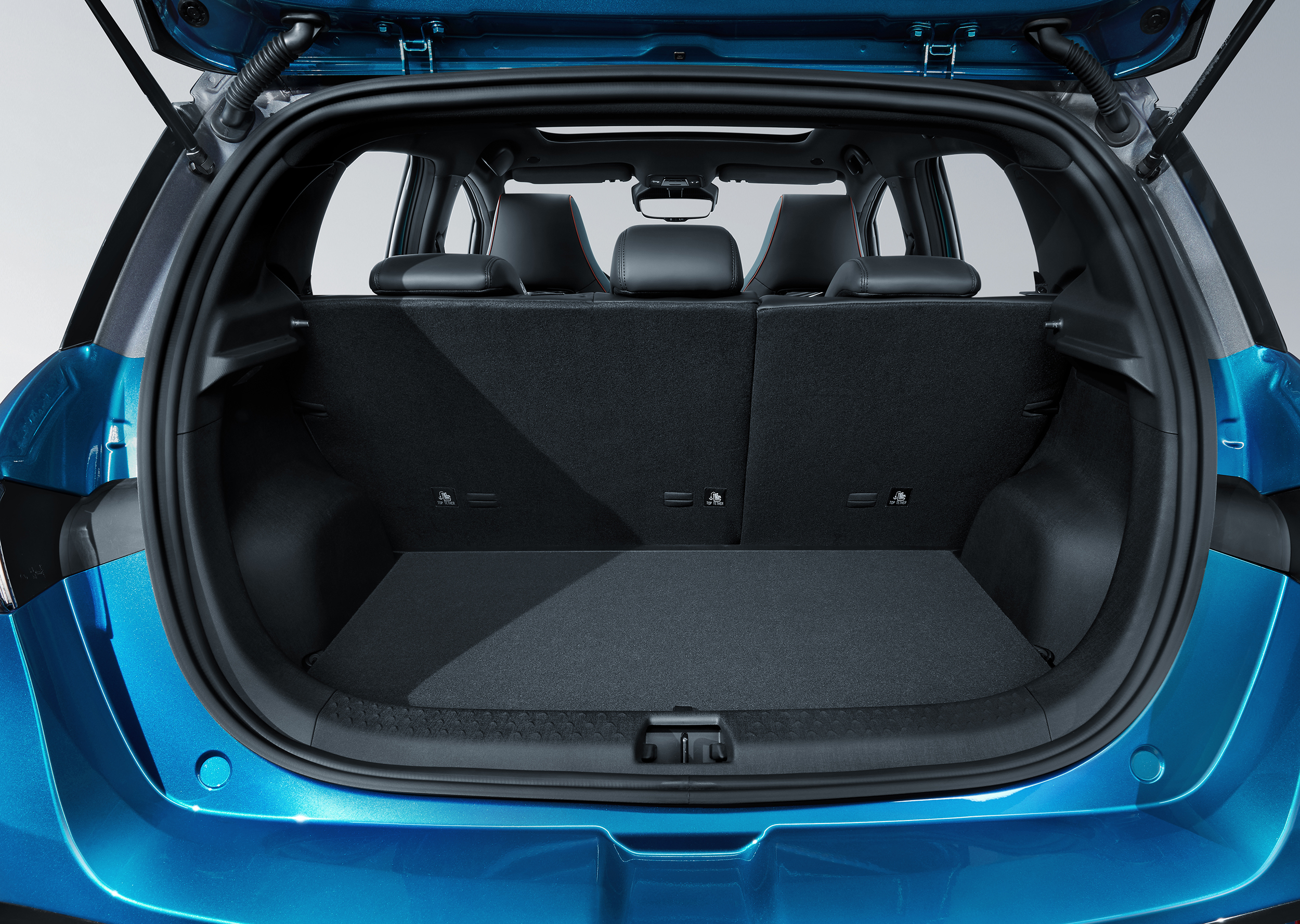 A BYD apresentou o BYD DOLPHIN em Portugal e a CarZoom esteve lá 42