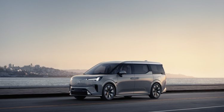 Novo Volvo EM90 é o primeiro MPV 100% elétrico da Volvo Cars 25