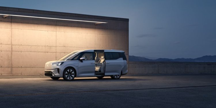 Novo Volvo EM90 é o primeiro MPV 100% elétrico da Volvo Cars 26