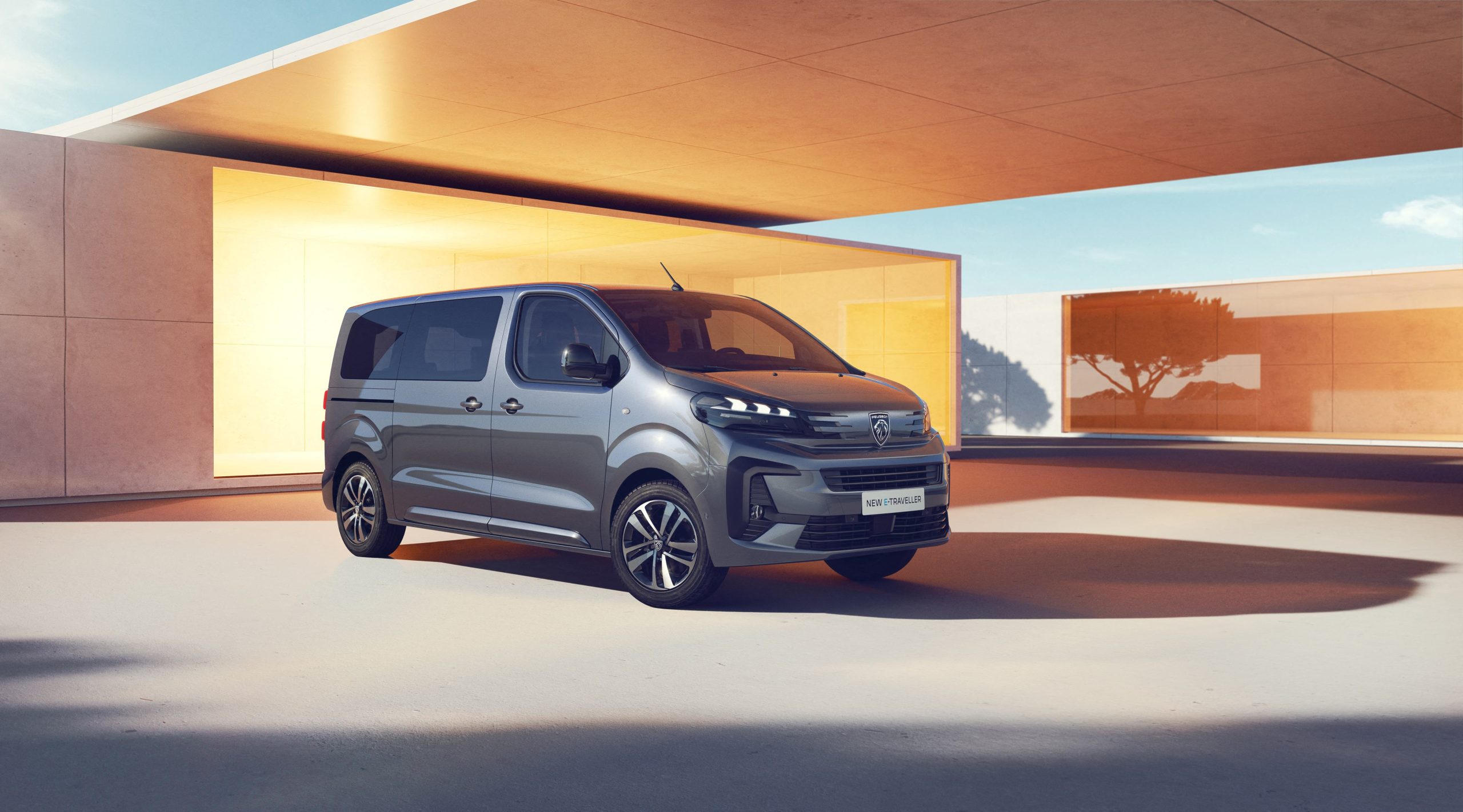 Novo PEUGEOT E-TRAVELLER ao serviço dos profissionais dos transportes 13