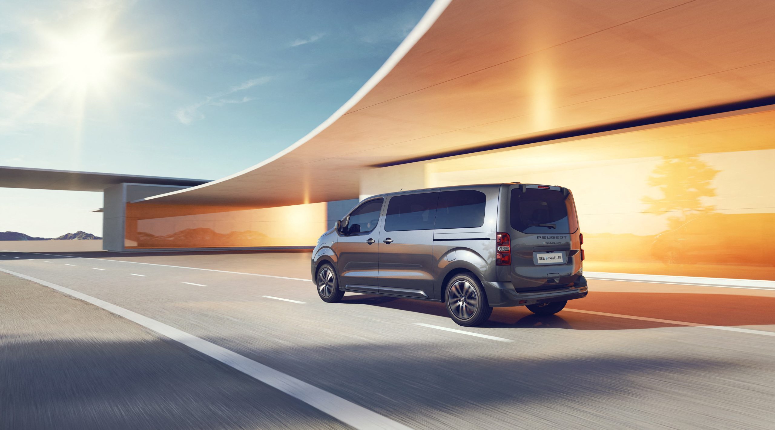 Novo PEUGEOT E-TRAVELLER ao serviço dos profissionais dos transportes 16