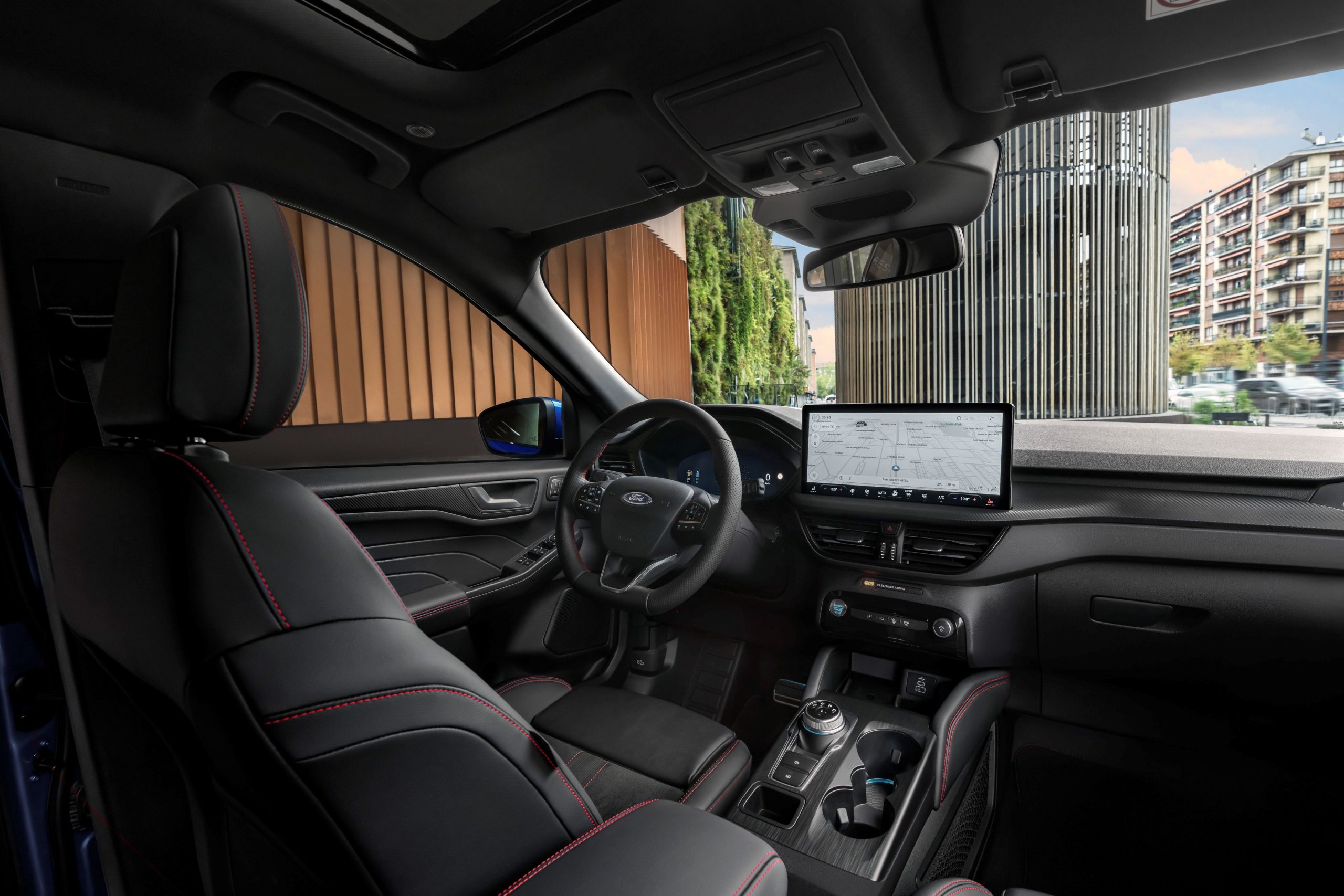O Novo Ford Kuga atualiza o design, a tecnologia a as soluções de conveniência 18