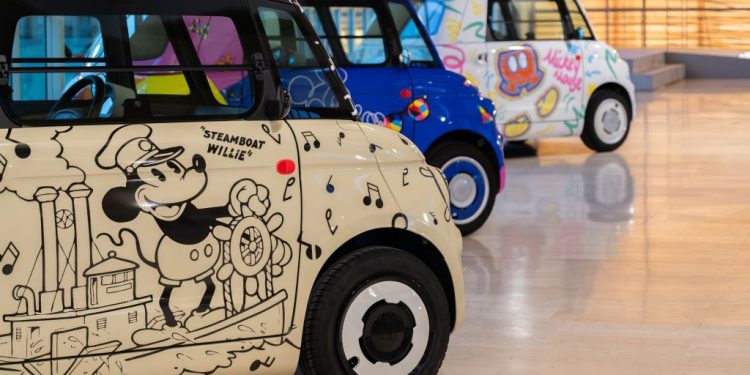 Os Fiat Topolino dedicados ao Mickey Mouse dão cor à Rampa Norte de Lingotto 21