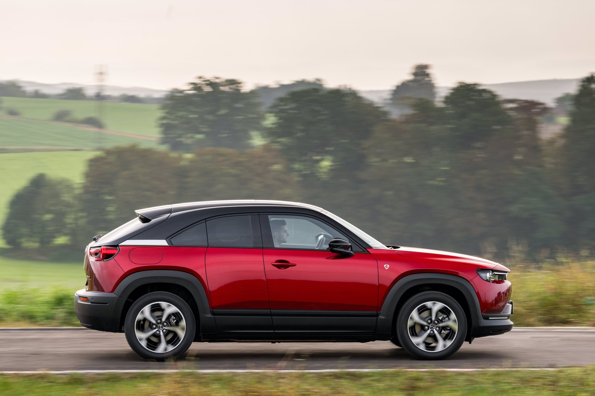 Novo Mazda MX-30 e-Skyactiv R-EV: Candidato a ‘Híbrido Plug-in do Ano 2024’ em Portugal 13