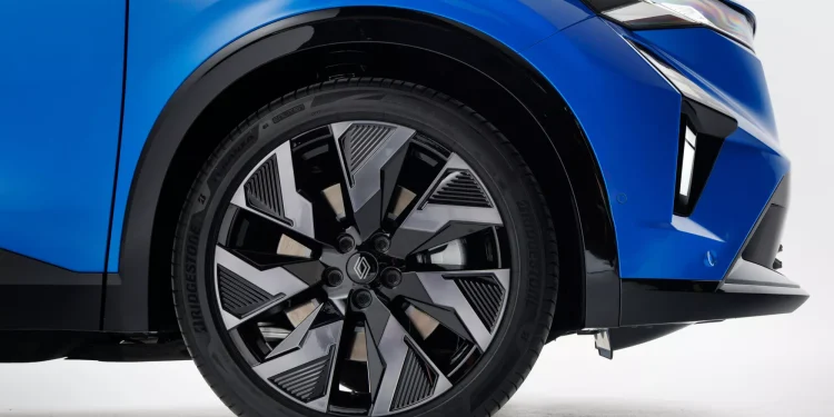 Renault Rafale E-Tech full hybrid já está disponível para encomenda em Portugal 27