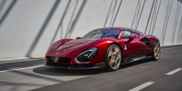 Alfa Romeo 33 Stradale. Este é o seu "rugido" 25
