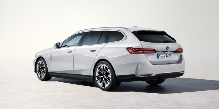 BMW apresenta nova gama BMW Série 5 Touring (inclui a inédita versão 100% elétrica) 17 BMW apresenta nova gama BMW Série 5 Touring (inclui a inédita versão 100% elétrica) 17