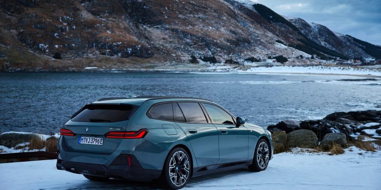 BMW apresenta nova gama BMW Série 5 Touring (inclui a inédita versão 100% elétrica) 24 BMW apresenta nova gama BMW Série 5 Touring (inclui a inédita versão 100% elétrica) 24
