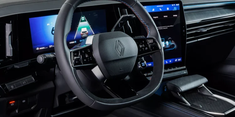Renault Rafale E-Tech full hybrid já está disponível para encomenda em Portugal 37