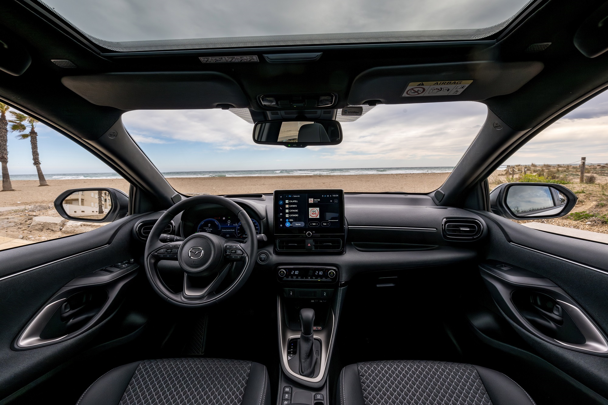 Mazda2 Hybrid 2024: Design renovado e uma maior dotação de equipamento 13