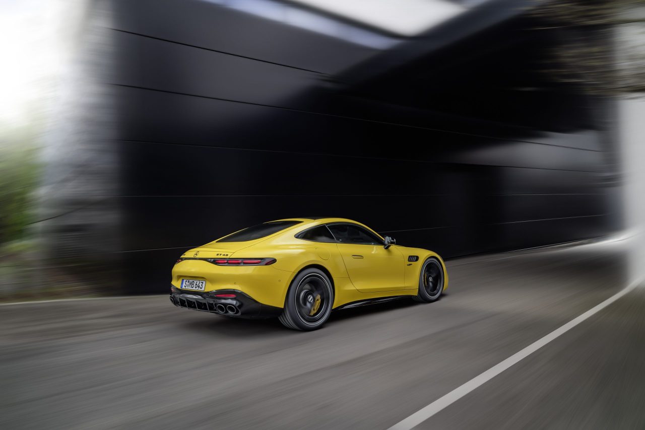 Novo Mercedes-AMG GT 43 Coupé já disponível para encomenda 16