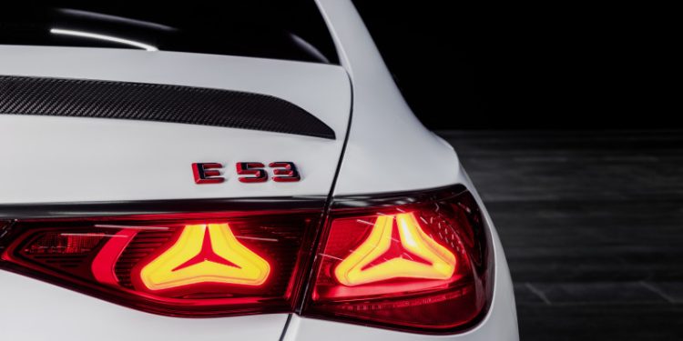 Desempenho e eficiência numa nova versão híbrida: o Mercedes-AMG E 53 HYBRID 4MATIC+ 23