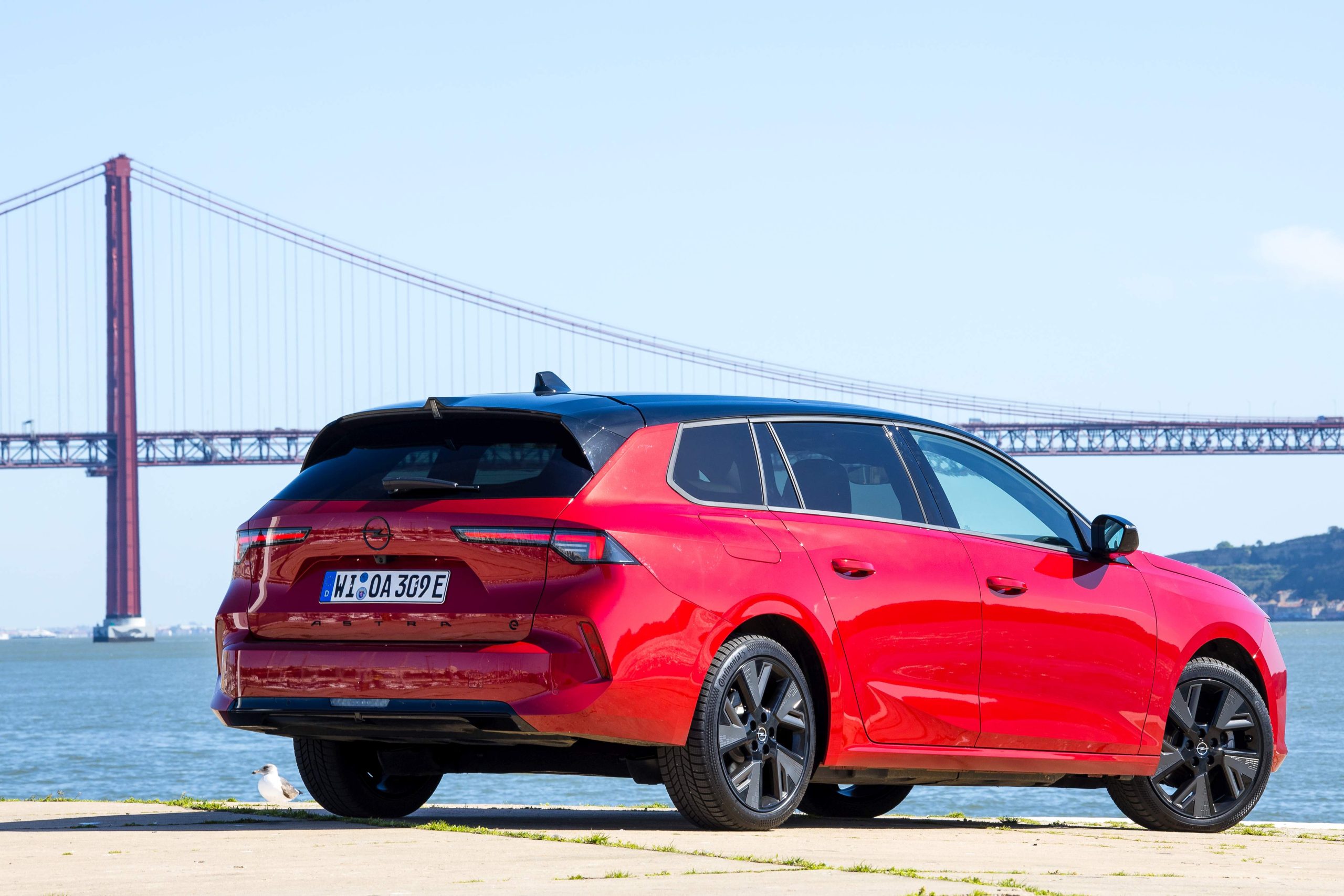 Astra Sports Tourer Electric lidera ofensiva eletrificada da Opel no segmento das station wagons 19 Astra Sports Tourer Electric lidera ofensiva eletrificada da Opel no segmento das station wagons 19