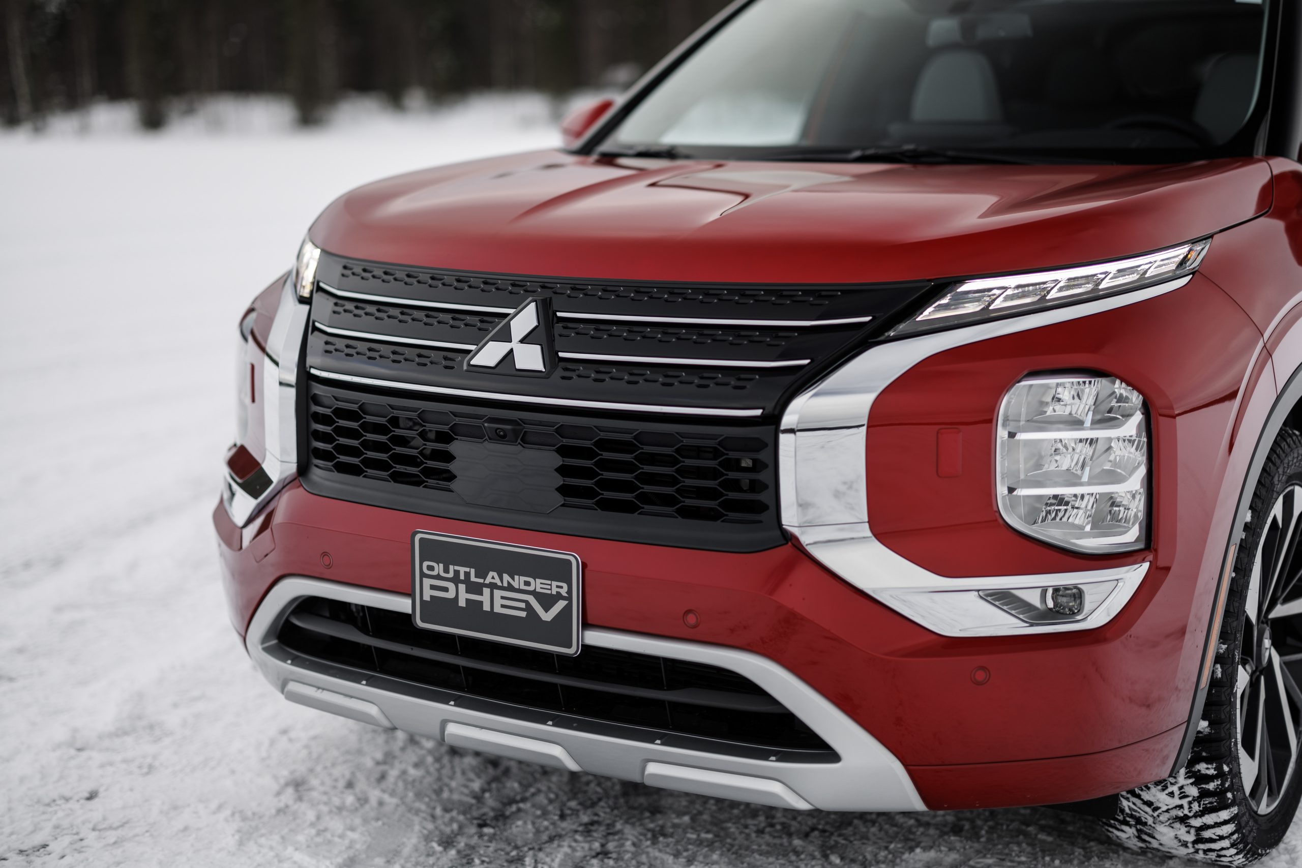 Mitsubishi testa novo Outlander PHEV às portas do Ártico 17