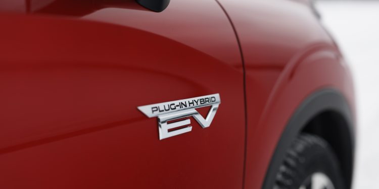Mitsubishi testa novo Outlander PHEV às portas do Ártico 45
