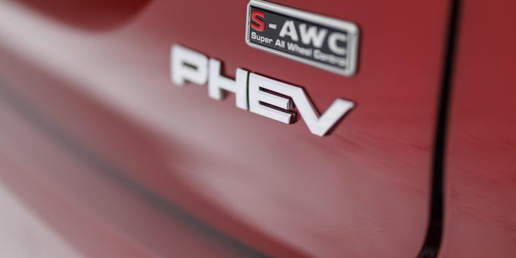 Mitsubishi testa novo Outlander PHEV às portas do Ártico 46