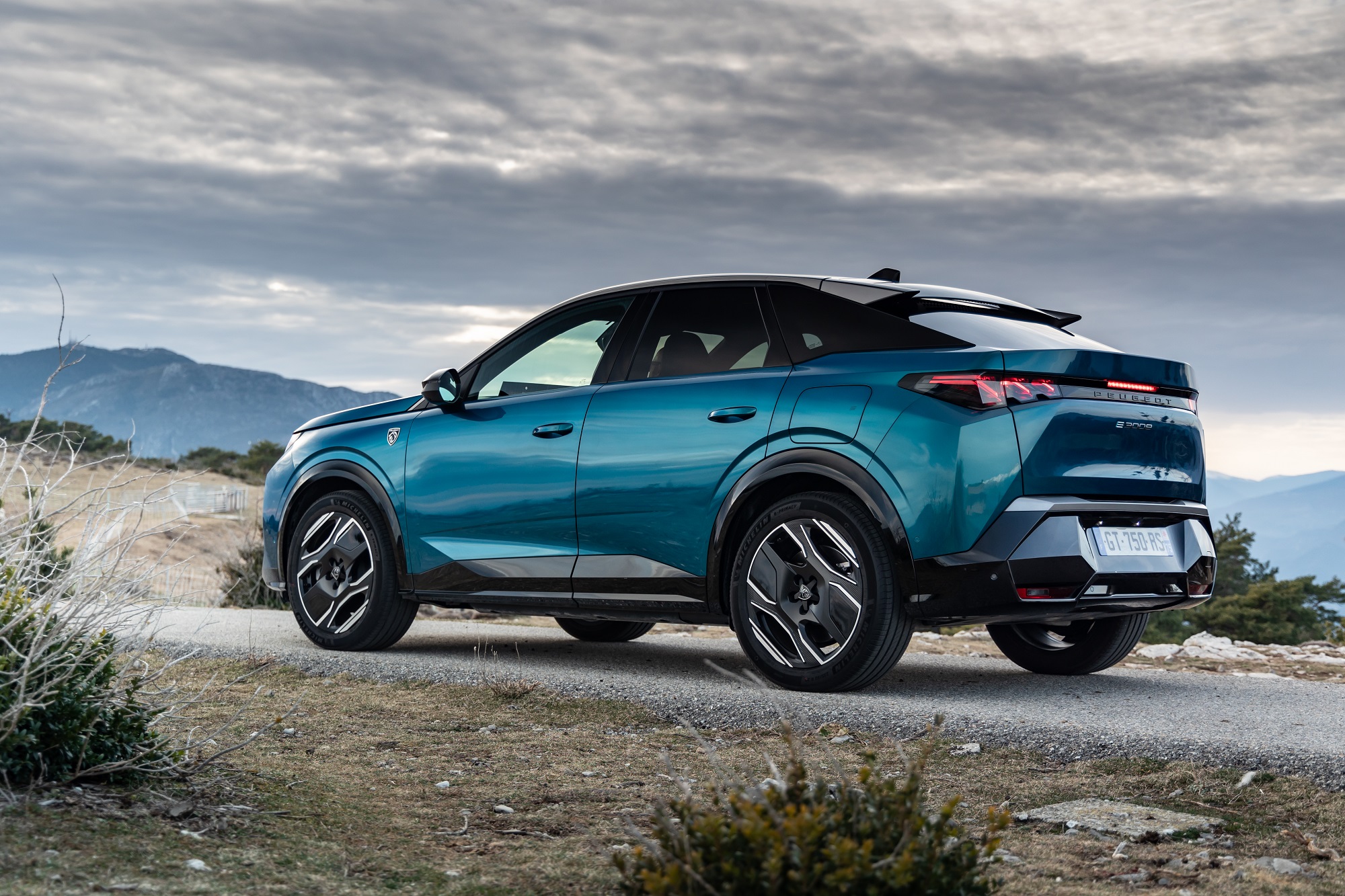 Novos PEUGEOT 3008 & E-3008: SUV fastback de nova geração chega a Portugal em Maio 19