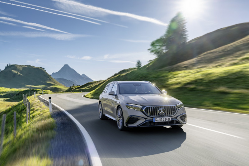 Mercedes-AMG E 53 HYBRID 4MATIC+ já disponível para encomenda 16