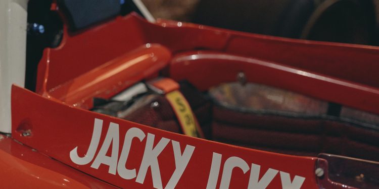 Karl-Friedrich Scheufele e Jacky Ickx apresentam o novo Mille Miglia Classic Chronograph JX7 24