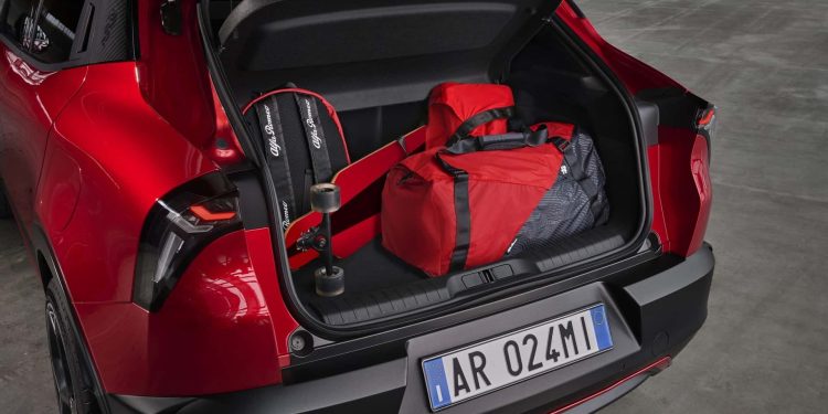 Novo Alfa Romeo Milano: A desportividade torna-se compacta (videos) 46