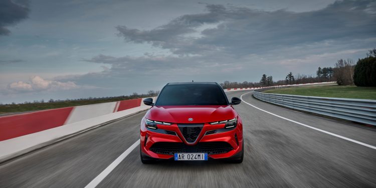 Ano de 2025 da Alfa Romeo arranca forte com o Junior 27