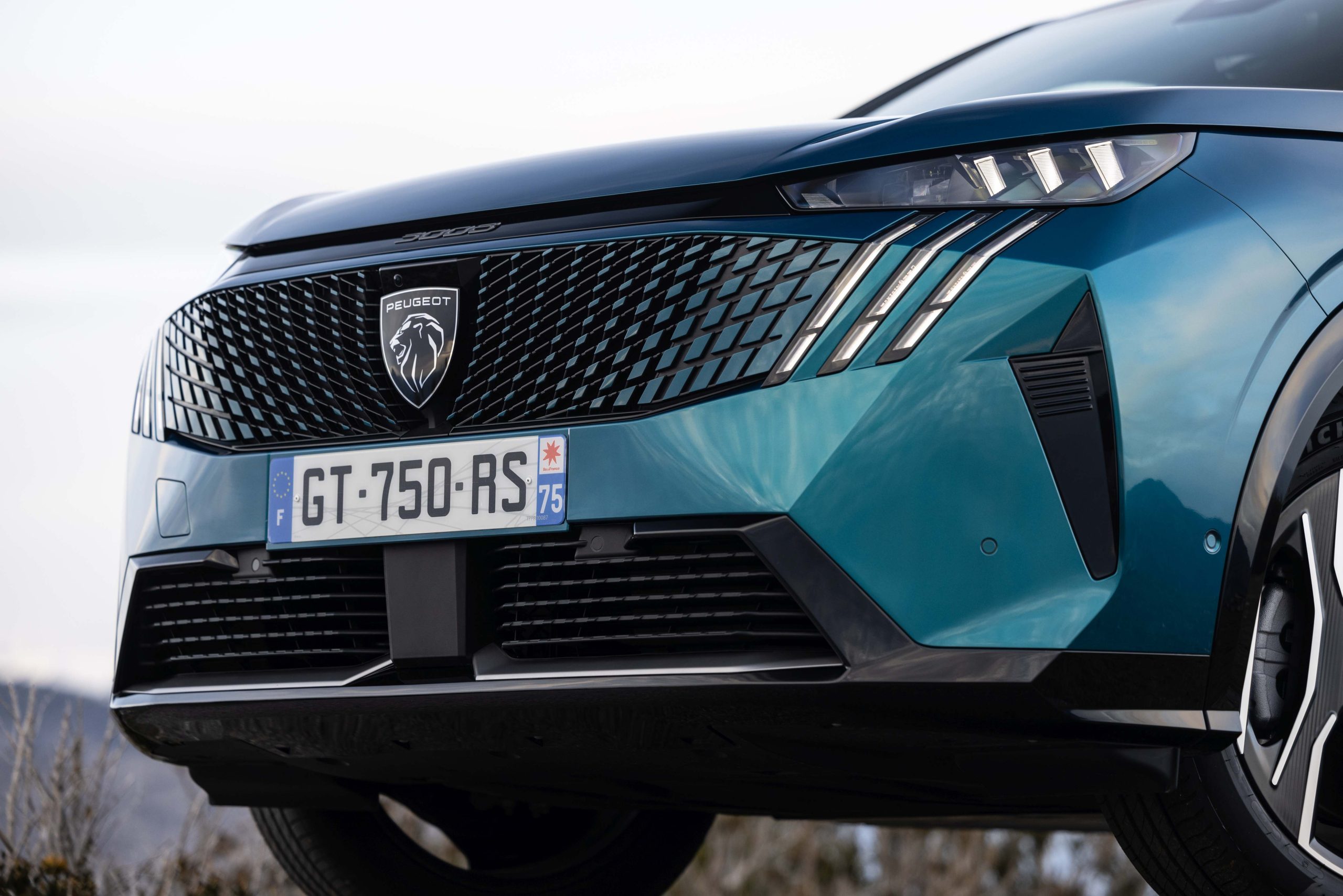 PEUGEOT abre as encomendas em Portugal para o novo 3008 Plug-in HYBRID 15