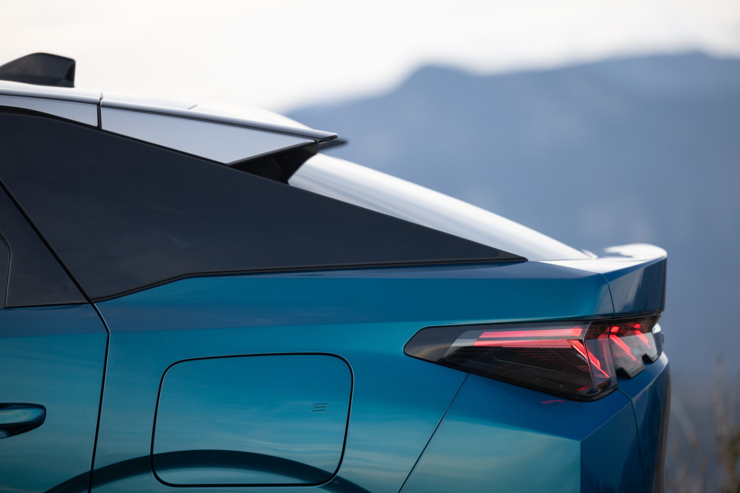 PEUGEOT abre as encomendas em Portugal para o novo 3008 Plug-in HYBRID 16