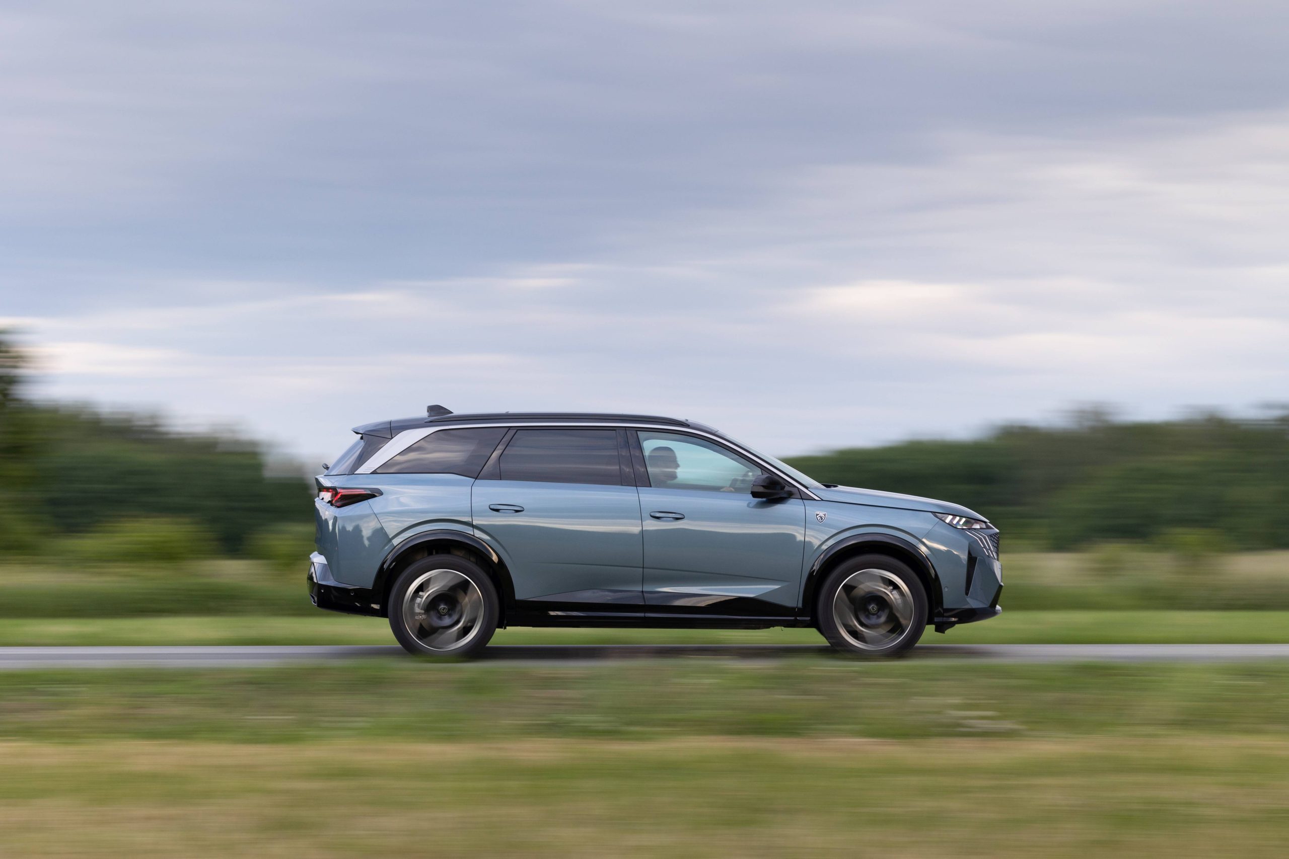 Novos PEUGEOT 5008 & E-5008 chegam ao mercado Nacional em Setembro 24