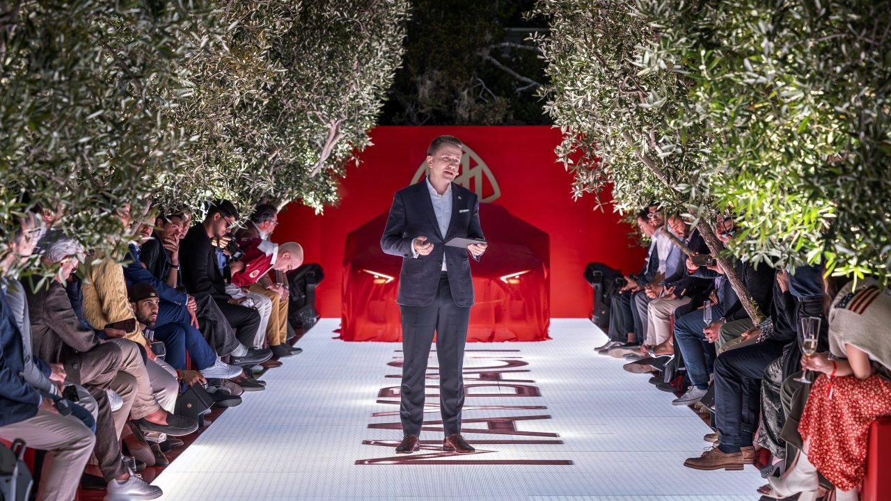 O novo Mercedes-Maybach SL Monogram Series para a derradeira experiência de condução ao ar livre 13