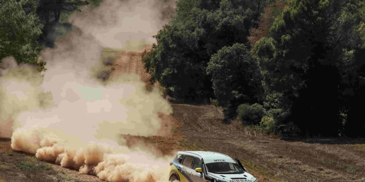 Equipa de engenheiros da Nissan termina o Rali Baja Aragón no X-TRAIL e-POWER e-4ORCE 16
