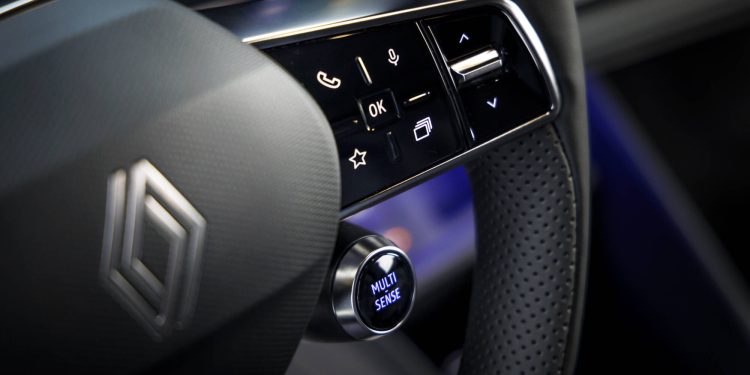 Renault 4 E-Tech 100% elétrico: o automóvel elétrico mais versátil do segmento B 104