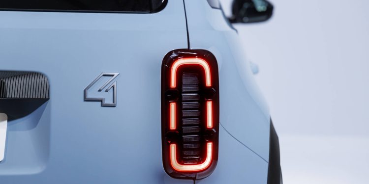 Renault 4 E-Tech 100% elétrico: o automóvel elétrico mais versátil do segmento B 118