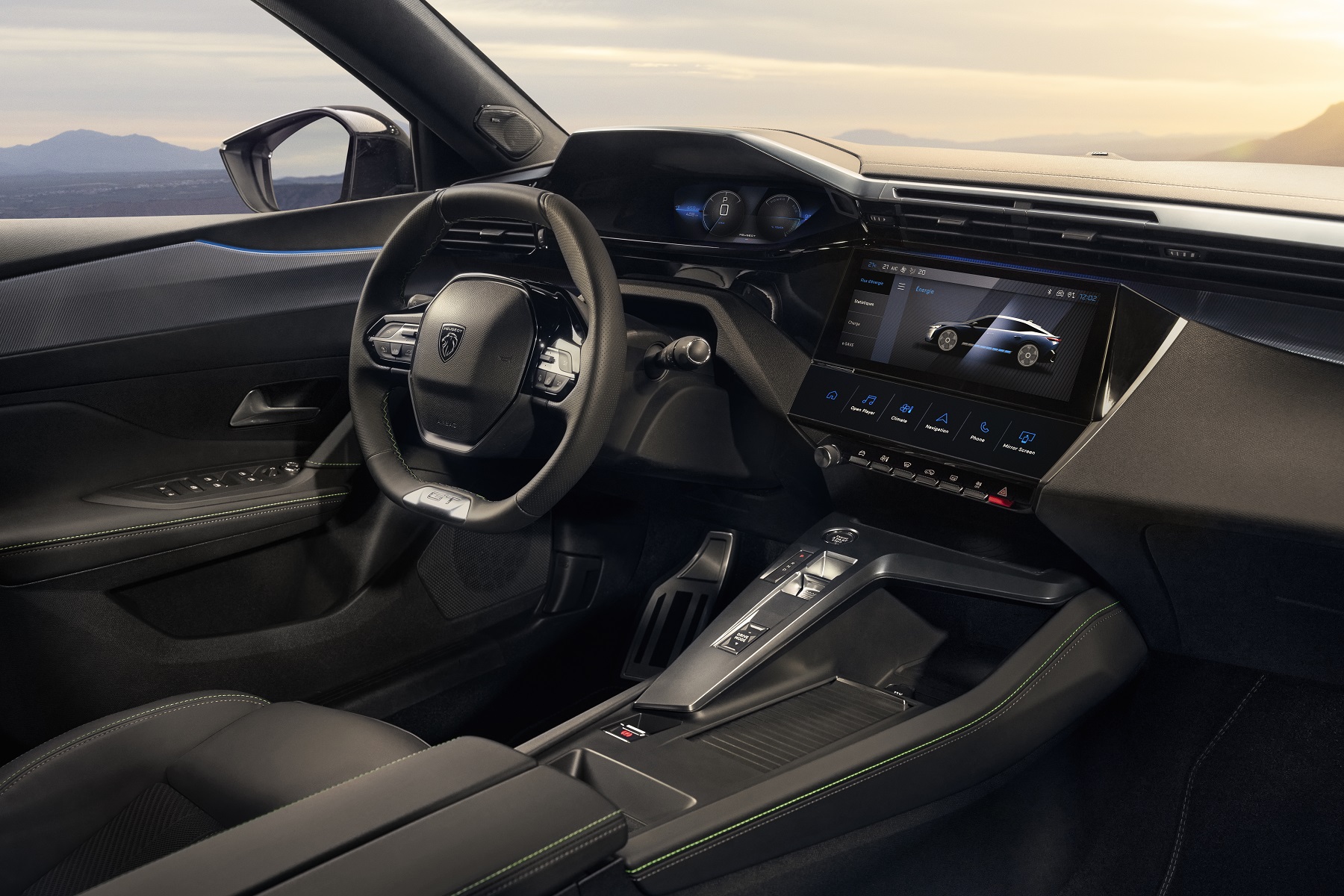 PEUGEOT completa a sua gama de veículos elétricos com a versão 100% elétrica do PEUGEOT 408 15