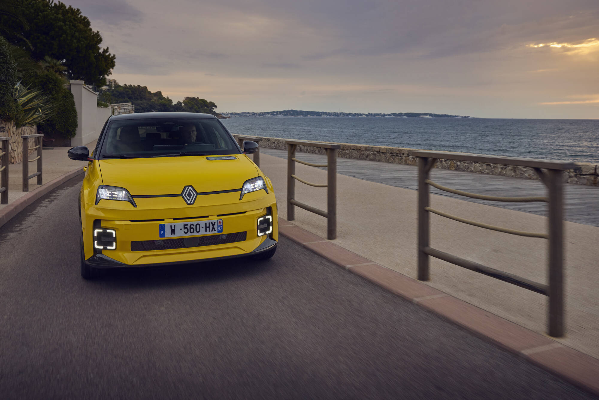 Renault 5 E-Tech 100% elétrico: prazer avançado e facilidade de utilização confirmados por imprensa internacional 17