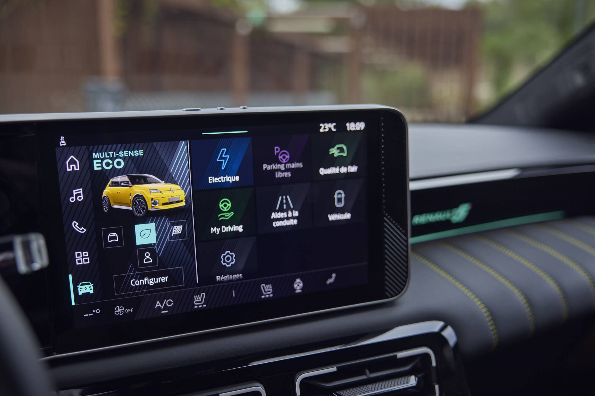 Renault 5 E-Tech 100% elétrico: prazer avançado e facilidade de utilização confirmados por imprensa internacional 31