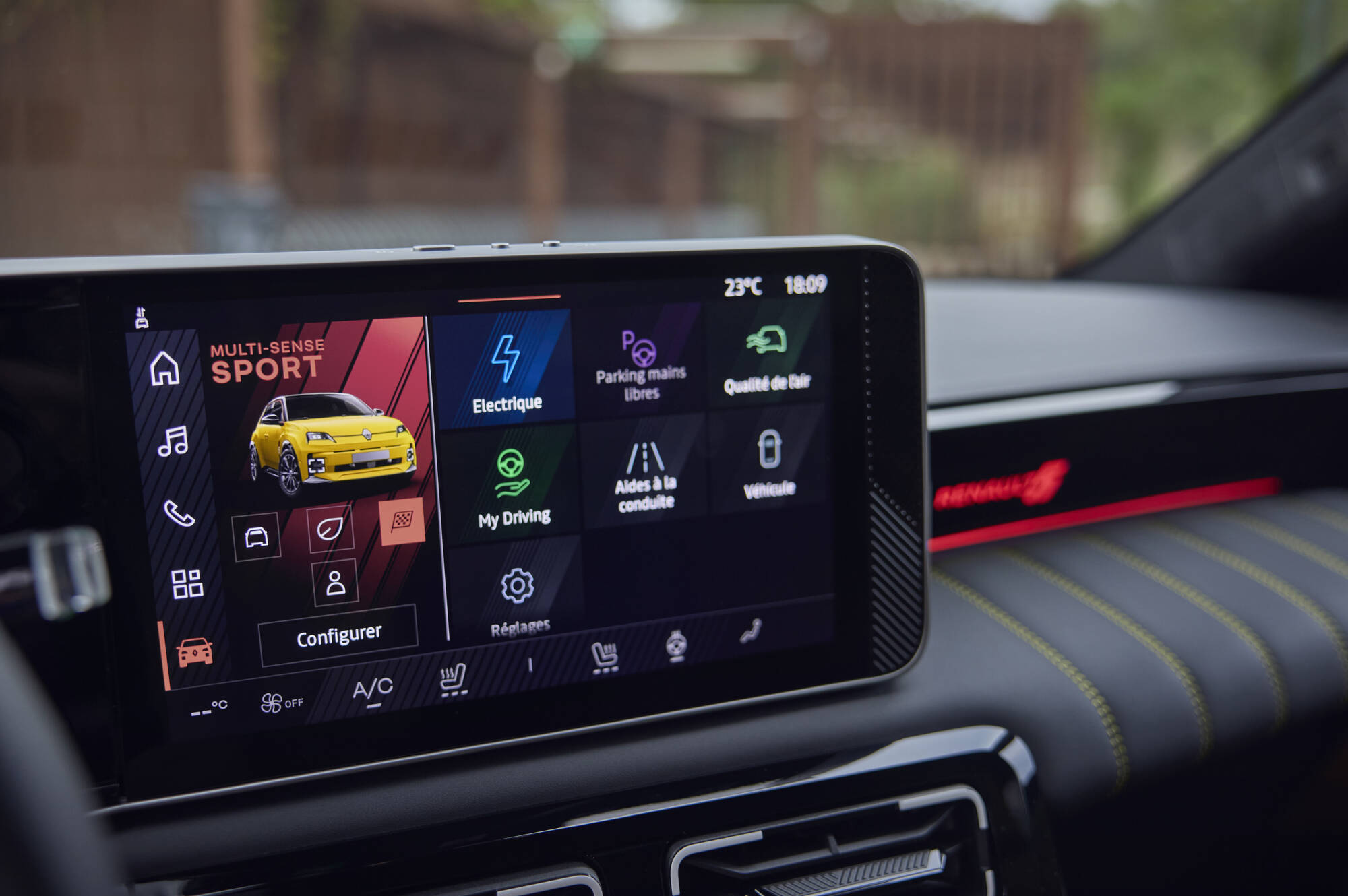 Renault 5 E-Tech 100% elétrico: prazer avançado e facilidade de utilização confirmados por imprensa internacional 33
