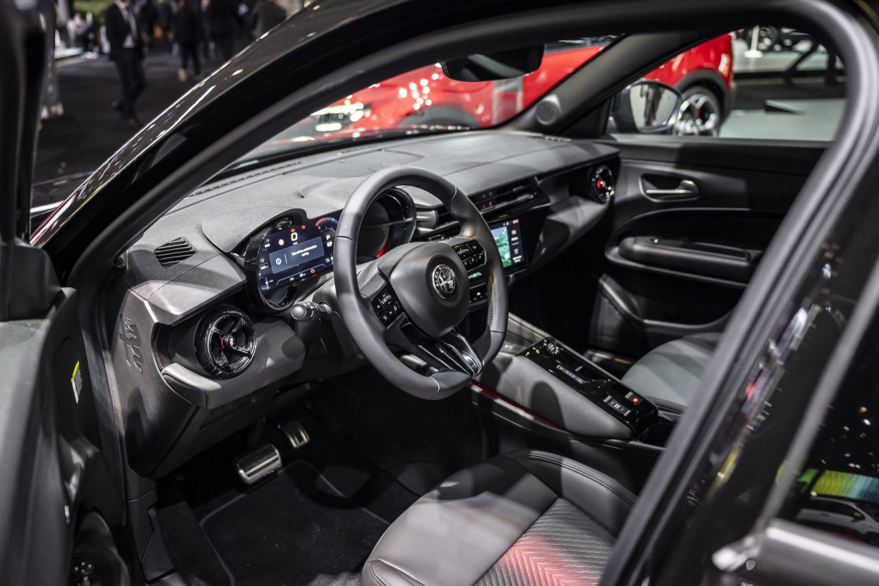 Abertura das encomendas do Alfa Romeo Junior Ibrida Q4 14