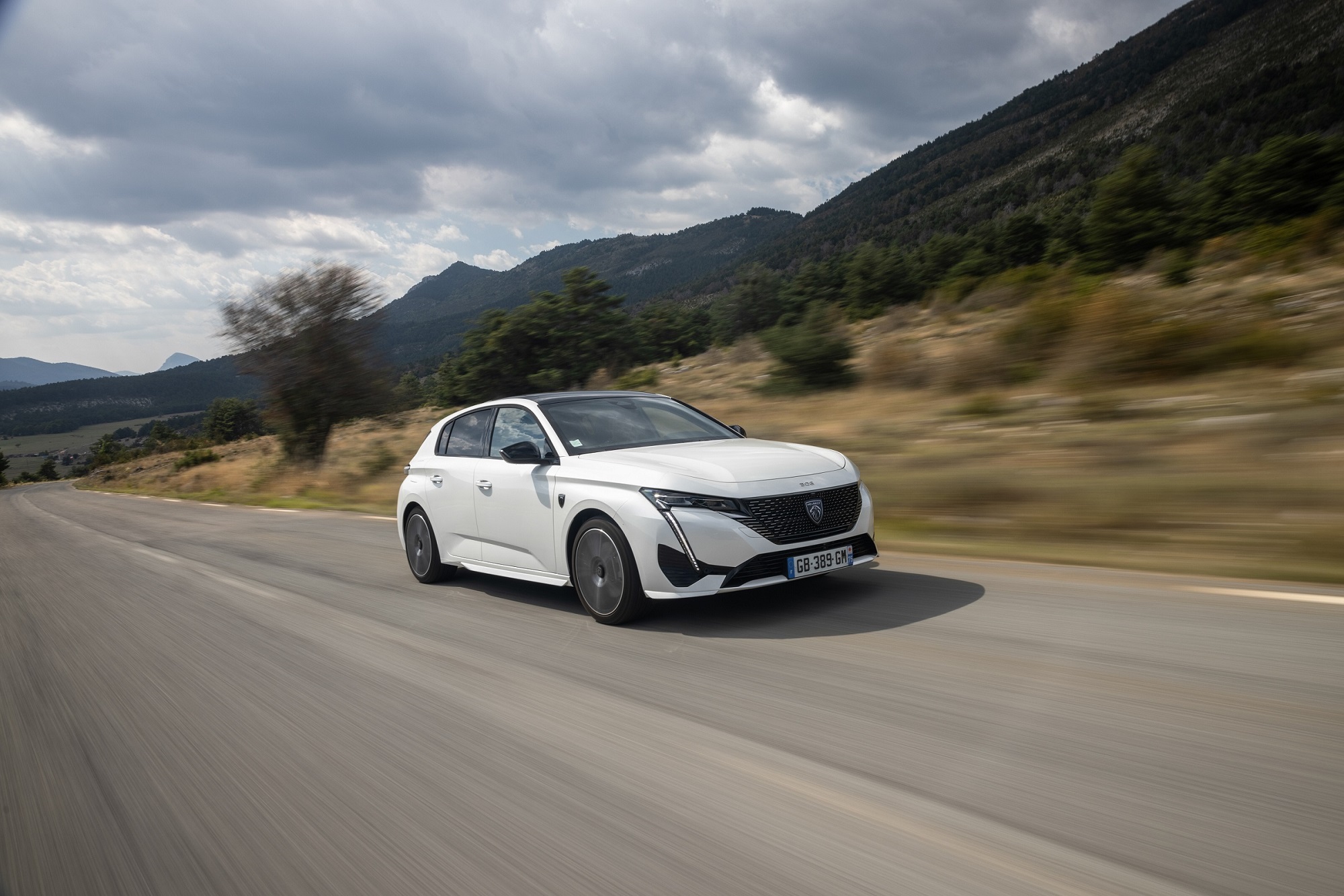 Os PEUGEOT 308, 308 SW e 408 recebem nova geração de motores Plug-in Hybrid 15