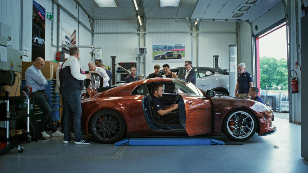 Extremo e exclusivo, o A110 R Ultime demonstra o melhor da experiência da Alpine (video) 18