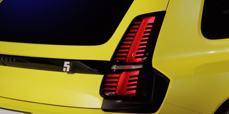 Renault 5 Turbo 3E, a lenda regressa como o primeiro “mini-supercarro” elétrico 25